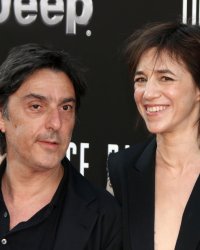Charlotte Gainsbourg évoque les tournages "pas simples" avec Yvan Attal