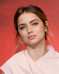 3 choses à savoir sur Ana de Armas, la nouvelle James Bond girl