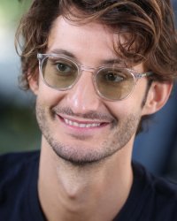 Pierre Niney sera la tête d'affiche du prochain film de Michel Gondry