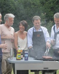Plancha : sept ans après Barbecue, la bande d'amis se retrouve dans une suite