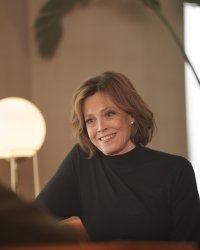 Sigourney Weaver dans Dix pour cent : "J'ai presque appris de ce personnage"