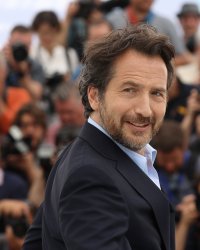 Edouard Baer se lâche contre Fabien Onteniente et les réalisateurs de nanars