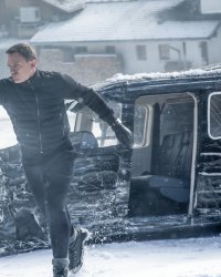 Bond : Daniel Craig reste "le premier choix" des producteurs