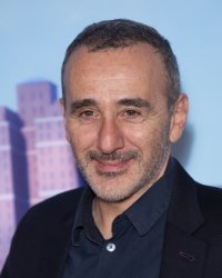 Capitaine Marleau : Elie Semoun se confie sur sa rencontre avec Corinne Masiero