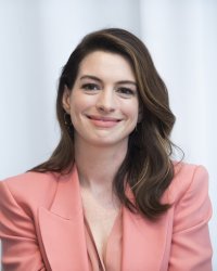 Sacrées sorcières : Robert Zemeckis engage Anne Hathaway pour son adaptation