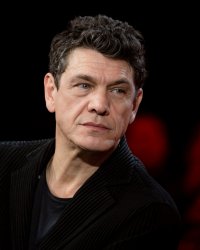 Marc Lavoine et Marine Delterme réunis dans le thriller Loin de chez moi