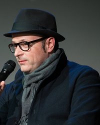 Matthew Vaughn préférerait travailler pour DC que Marvel