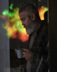Minuit dans l'univers : George Clooney seul dans l'Arctique après l'apocalypse