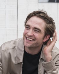 Robert Pattinson : sa drôle de déclaration concernant son look dans Twilight