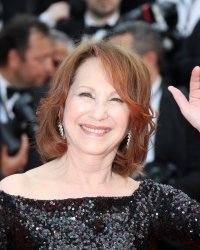 Nathalie Baye en mère envahissante dans le premier film de Nicolas Maury
