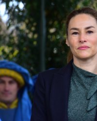 Vanessa Demouy, "grande actrice de cinéma" quand elle sera "grand-mère" ?