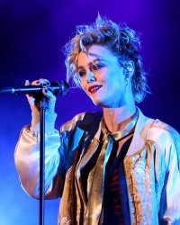 Paradis, Hardy, Bruni... ces artistes qui ont fait de leur petite voix une force