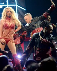 Britney Spears annonce la sortie de son nouvel album "Glory"