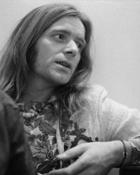 Mort du guitariste des Wings, Henry McCullough