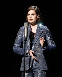 César 2016 : Christine and the Queens reprend (sobrement) "It's Only Mystery"