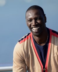 Omar Sy massacre "Belinda" de Claude François devant Matt Pokora