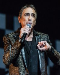 Alain Chamfort : découvrez son clip entièrement réalisé par des chats