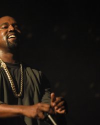Kanye West annonce la date de sortie de son nouvel album, "SWISH"