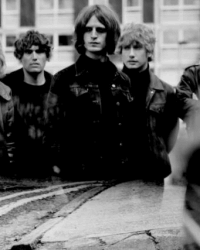 TOY sort le single rock de l'automne "I'm Still Believing"