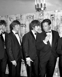 Brian Epstein : le légendaire producteur des Beatles a le droit à un biopic