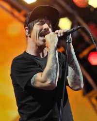 Comment le chanteur des Red Hot Chili Peppers a sauvé un bébé ?