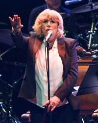 Marianne Faithfull en concert au Bataclan : "La musique peut panser les plaies"