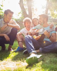 5 chansons pour célébrer la Journée de l'amitié
