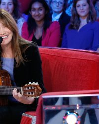 Carla Bruni, Biolay, Françoise Hardy réunis sur un album de reprises 60's