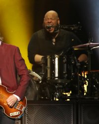 Paul McCartney, Coldplay, Sting partent en guerre contre YouTube