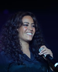 Amel Bent : sur son nouvel album, "il y a des chefs-d'oeuvre"