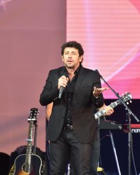 Patrick Bruel : nouveau "boss" des Enfoirés ?