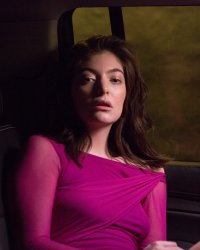 Lorde lâche son nouveau single, le tubesque "Green Light"