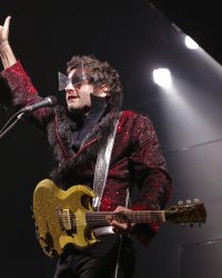 -M- dévoile Superchérie, premier single de son prochain album "Lettre infinie"