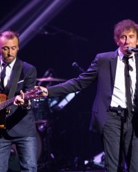 Izia, -M- et Benjamin Biolay réunis sur un album de reprises d'Alain Souchon