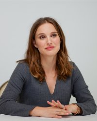 Natalie Portman, enceinte et sublime dans le nouveau clip de James Blake