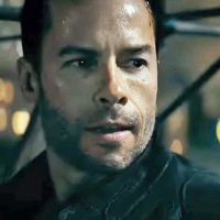 Lock Out - Bande annonce 2 - VF - (2012)