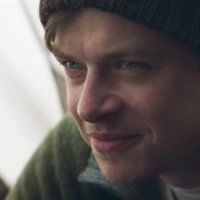Two Lovers and a Bear - bande annonce - VO - (2016)