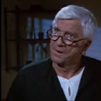Y'a-t-il un exorciste pour sauver le monde ? - bande annonce - VO - (1990)