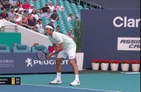 Miami - Federer monte en puissance