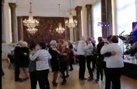 Les seniors ont dansé avec plaisir au repas du CCAS