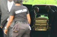 Le cercueil de George Floyd placé dans un corbillard