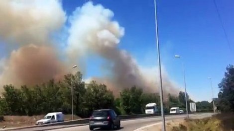 10 Aout Incendie Dans La Zone Industrielle De Fos Sur Mer Sur Orange Videos