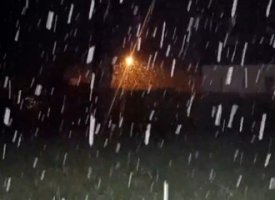 La neige tombe un 27 mars sur le Finistère, des flocons liés au phénomène d'isothermie