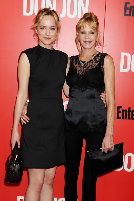 Dakota Johnson est la fille de... Melanie Griffiths Dakota Johnson est la fille de... Melanie Griffiths