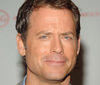 Greg Kinnear