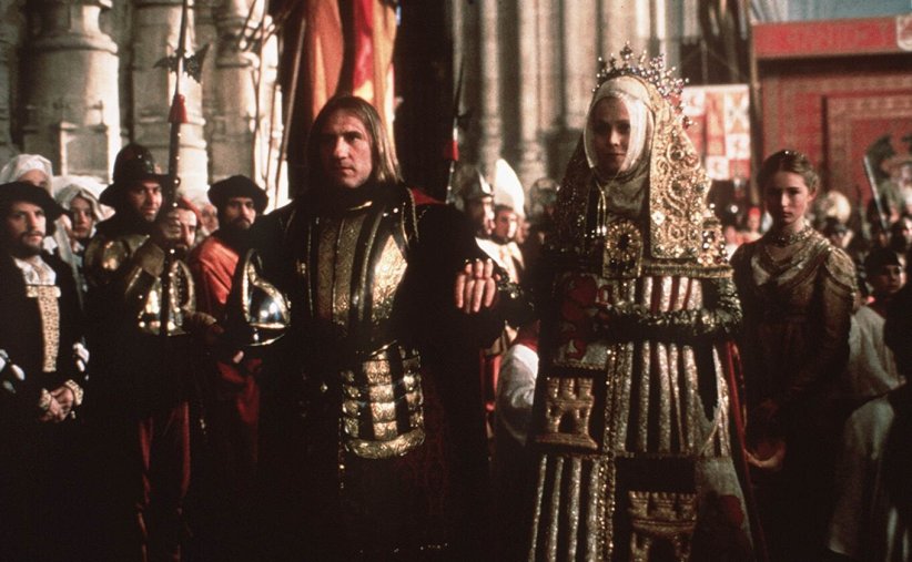 Gérard Depardieu avec Sigourney Weaver dans "1492 : Christophe Colomb" (1992) de Ridley Scott Gérard Depardieu avec Sigourney Weaver dans "1492 : Christophe Colomb" (1992) de Ridley Scott