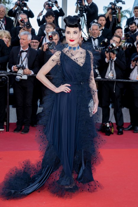 Dita Von Teese, l'élégance du bleu Dita Von Teese, l'élégance du bleu