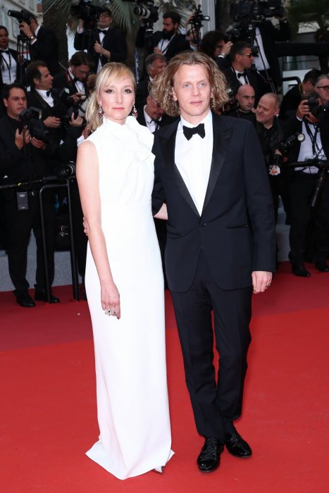 Audrey Lamy et Alex Lutz montent les marches en amis Audrey Lamy et Alex Lutz montent les marches en amis