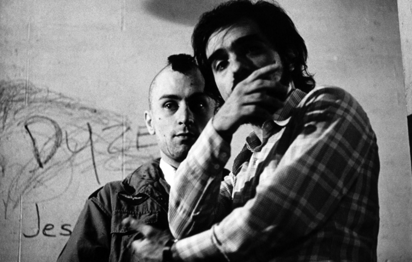 La coiffure à l'Iroquoise de Travis Bickle a été inspirée par la guerre du Vietnam La coiffure à l'Iroquoise de Travis Bickle a été inspirée par la guerre du Vietnam