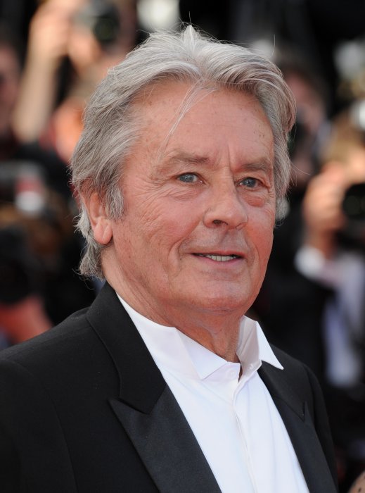 Alain Delon, suspecté de meurtre Alain Delon, suspecté de meurtre
